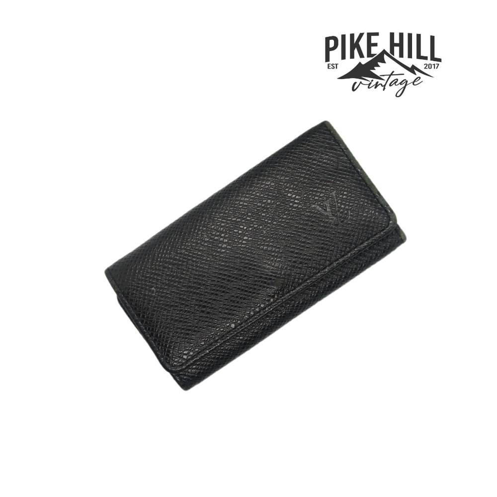 Authentic Louis Vuitton 4 Key Holder Case